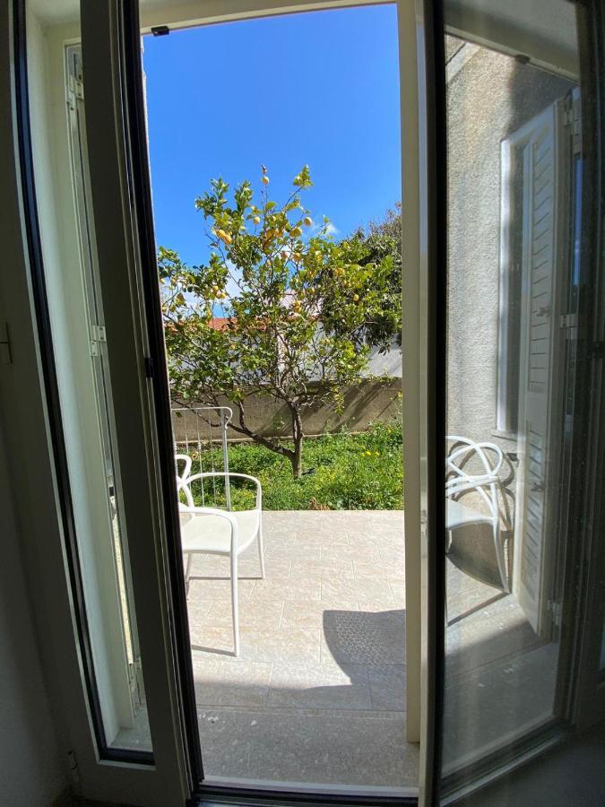 Bed And Breakfast Il Limone San Pasquale Exteriör bild